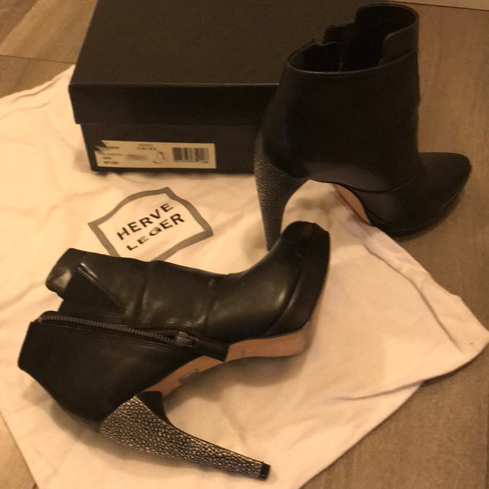 Herve Leger bootie size 7.5